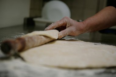 Büyükanne el yapımı makarna