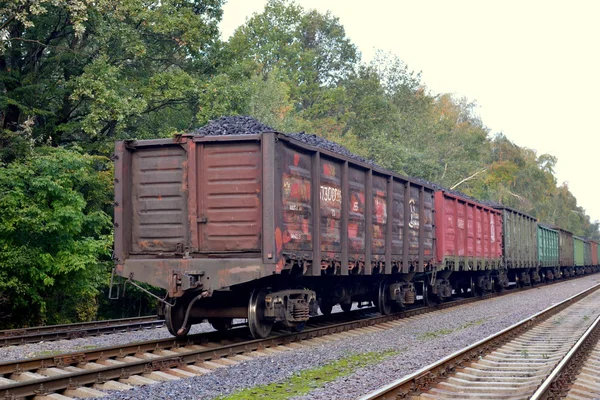 kömür ile arabalar