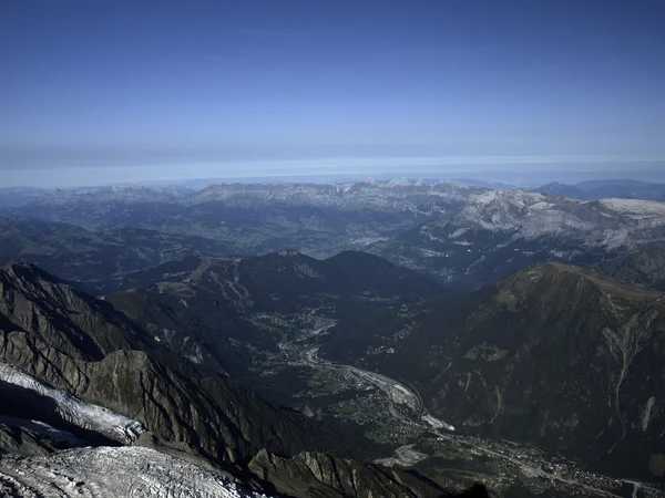 阿尔卑斯从钻头 du midi 的视图 — 图库照片