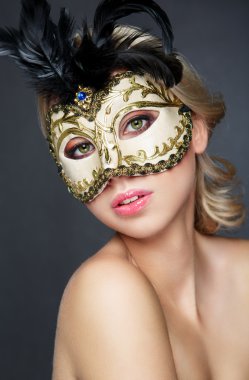 Kız maske Karnavalı