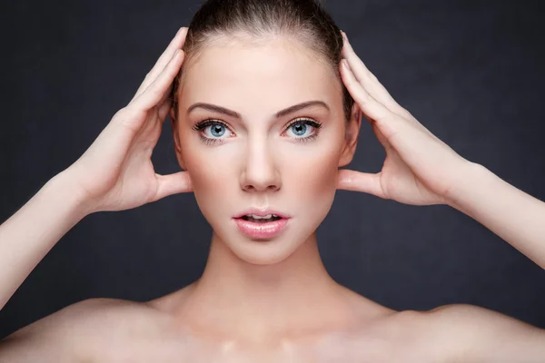 Beautiful woman face closeup — Stock Photo, Image