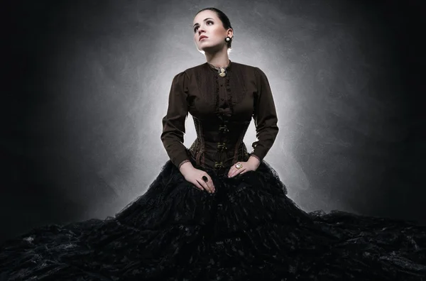 Gotik tarzı güzel bir moda kadın
