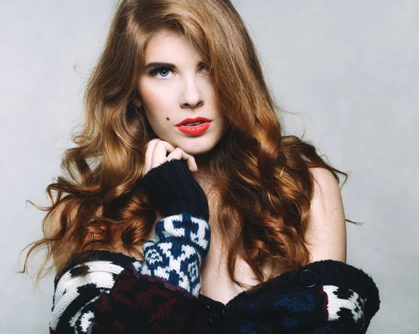 uzun saçlı güzel kadın