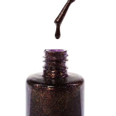 Beyaz arkaplanda tırnak cilası