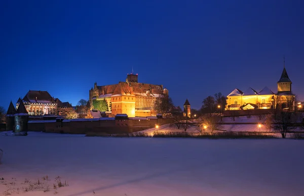 Malbork kasteel op night.world erfgoed lijst van unesco. — Stockfoto