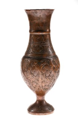 beyaz zemin üzerinde antik sürahi