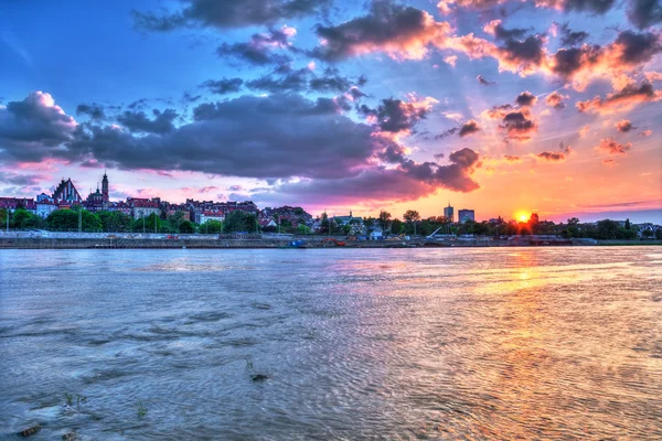 Beau coucher de soleil sur Warsaw.HDR-gamme dynamique élevée — Photo