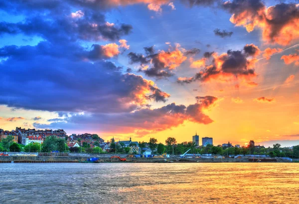 Prachtige zonsondergang over warsaw.hdr-hoog dynamisch bereik — Stockfoto