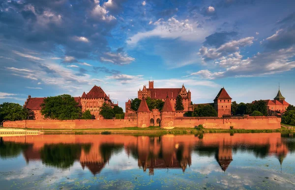 Teutonic Knights in Malbork castle in summer. World Heritage List UNESCO — Stock Photo, Image