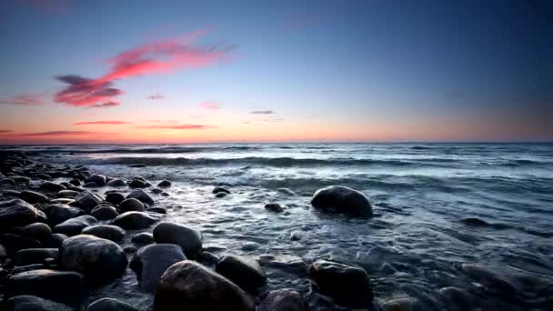 Vacker solnedgång över Östersjön — Stockvideo