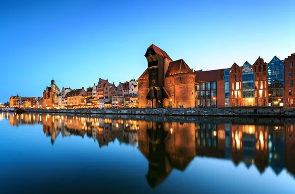 De oude stad van gdansk in de schemering — Stockfoto