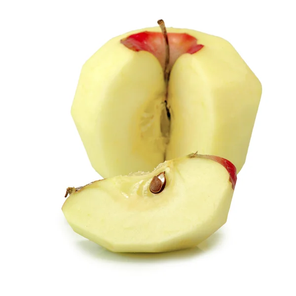 Очищенное яблоко крупным планом — стоковое фото