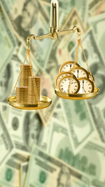 天秤座 手表和硬币作为收入和财富的象征 — 图库照片