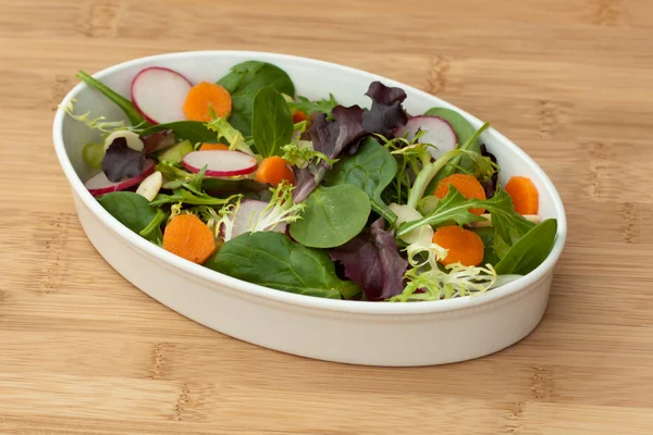 Grüner Salat — Stockfoto