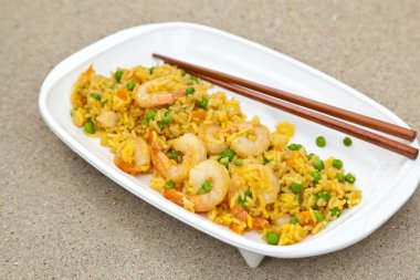 karides kızarmış pilav yapma