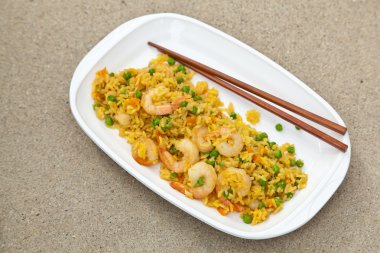 karides kızarmış pilav yapma