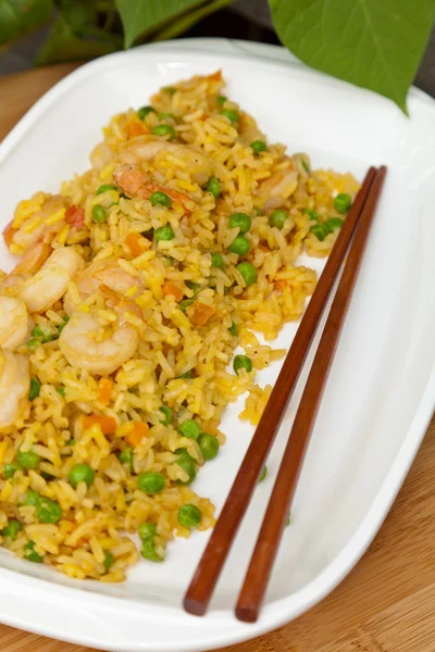 Hacer arroz frito con camarones — Foto de Stock