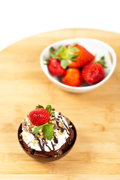 Dessert. Sundae Mousse with strawberry — Stock Photo, Image