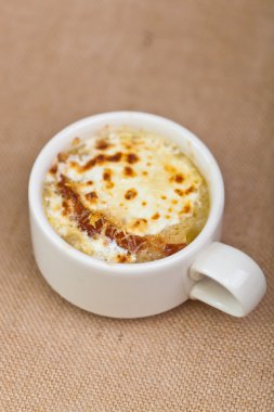 Fransız soğan çorbası