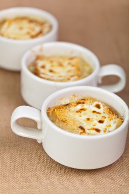 Fransız soğan çorbası