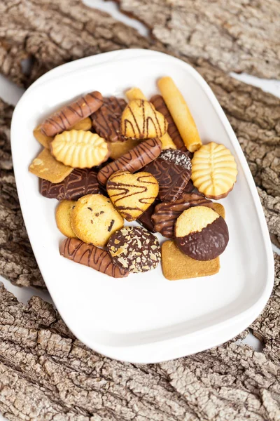 Variedade de cookies na placa — Fotografia de Stock