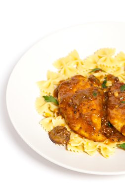 Mantarlı tavuk marsala