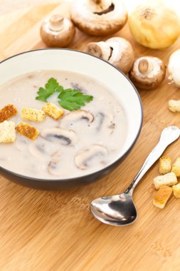 Mantar kremalı çorba.