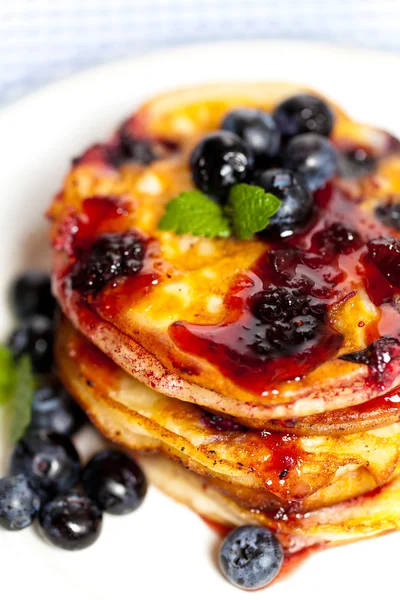 Pancakes with blueberries — Stock Photo, Image