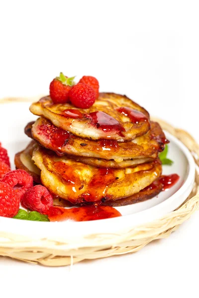 Pancakes with raspberries — Stock Photo, Image