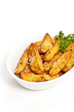 Fırında patates dilimleri.