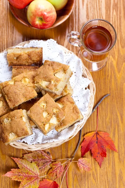 Trozos de un pastel de manzana —  Fotos de Stock