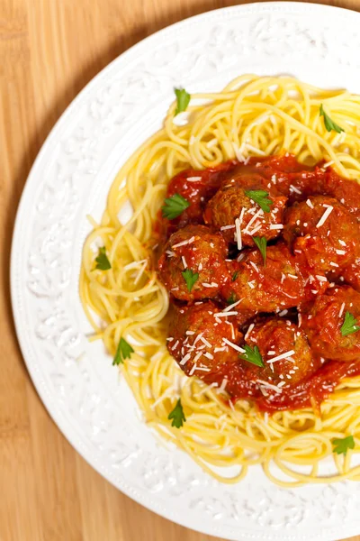 Spaghetti met gehaktballen — Stockfoto