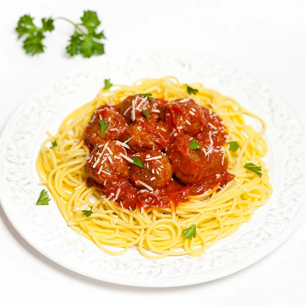 Spaghetti mit Frikadellen — Stockfoto