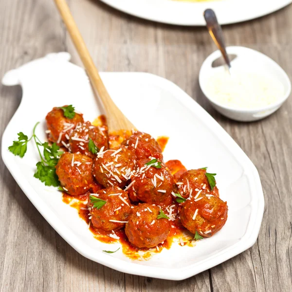 Gehaktballen in tomatensaus — Stockfoto