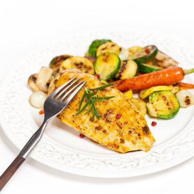 Sebzeli ızgara tavuk göğsü