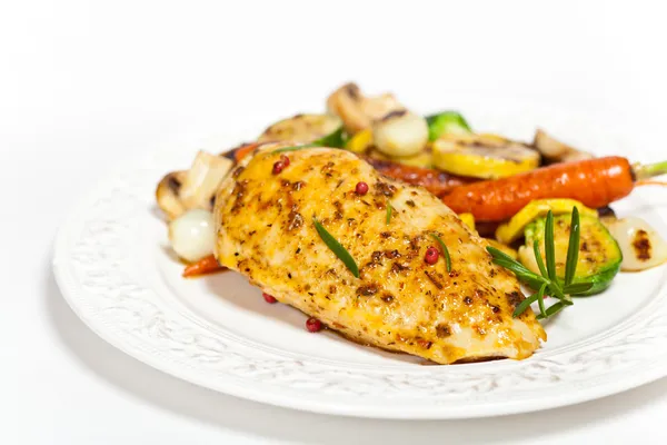 Grilled chicken breast with vegetables — Stock Photo, Image