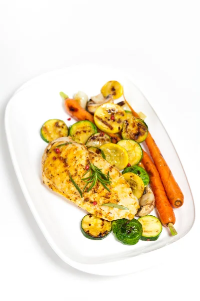 Poitrine de poulet grillée aux légumes — Photo