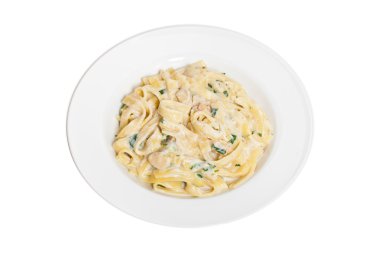 Ispanaklı tavuk fettuccine alfredo