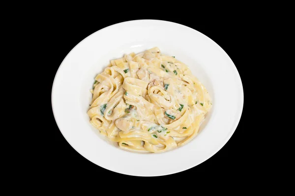 Kip fettuccine alfredo met spinazie — Stockfoto