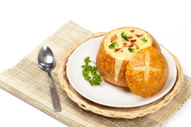 hamur mayası ekmek kase Brokoli peynir çorbası ile dolu