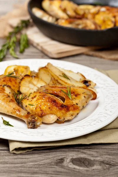 Roasted chicken thighs — Stock Photo, Image