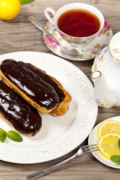 Cioccolato eclairs — Foto Stock