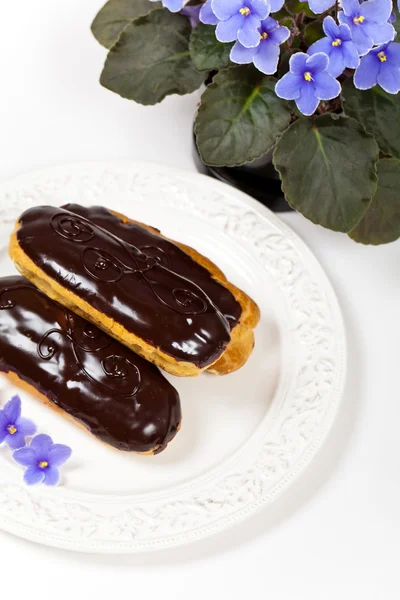 Chocolate eclairs — Stock Photo, Image