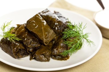 Doldurulmuş üzüm yaprakları.