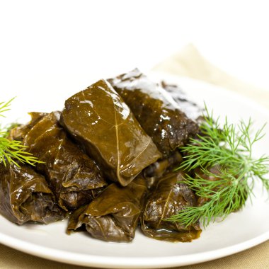 Doldurulmuş üzüm yaprakları.