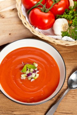 Gazpacho. soğuk domates çorbası