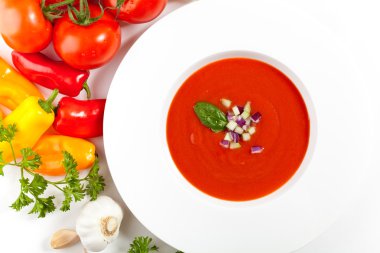 taze domates çorbası