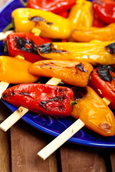 Mini Sweet Pepper Skewers. Focus selettivo . — Foto Stock