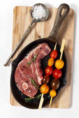 çiğ kuzu pirzolası