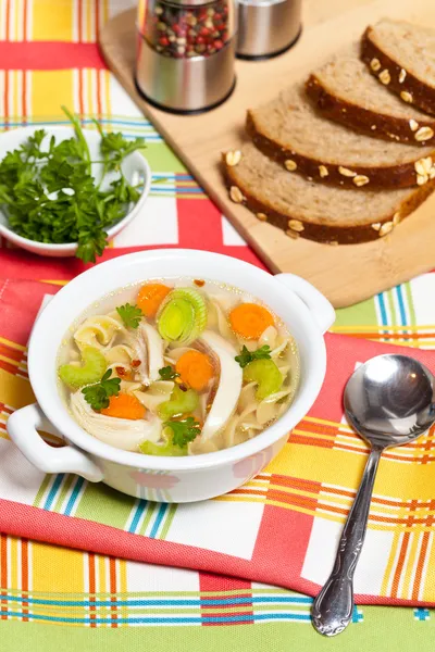 Sopa de macarrão de frango — Fotografia de Stock